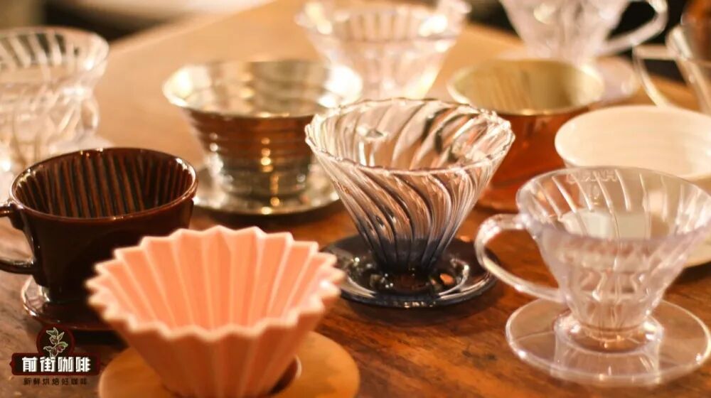 What are the advantages of different hand-pour filter cups?